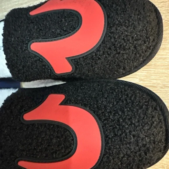 True Religion Black Slippers with White Lining Medium (9-10) - Picture 2 of 4